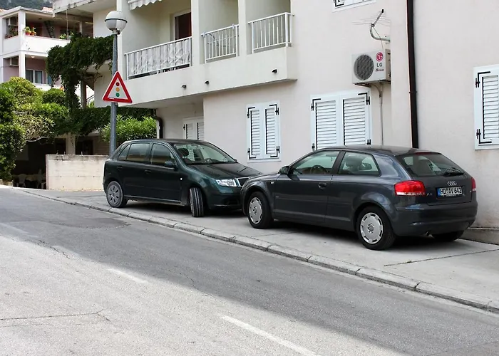 By The Sea - 6880 Makarska